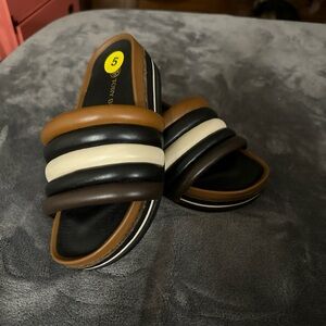 Tory Burch NEW sandals size 5